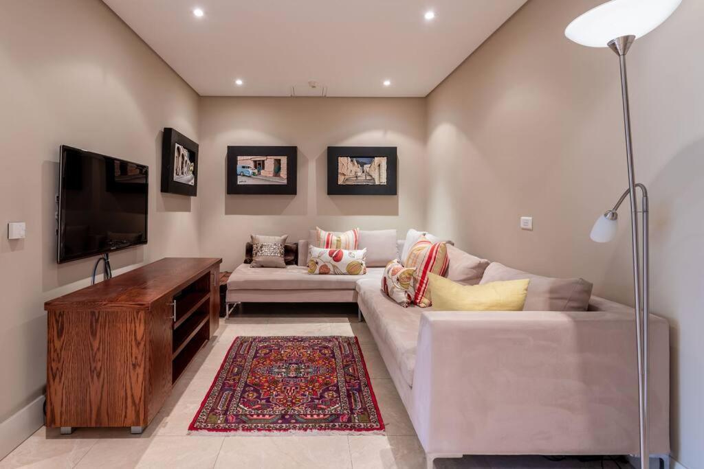 Outstanding V&A Marina Waterfront Apartment 开普敦 外观 照片